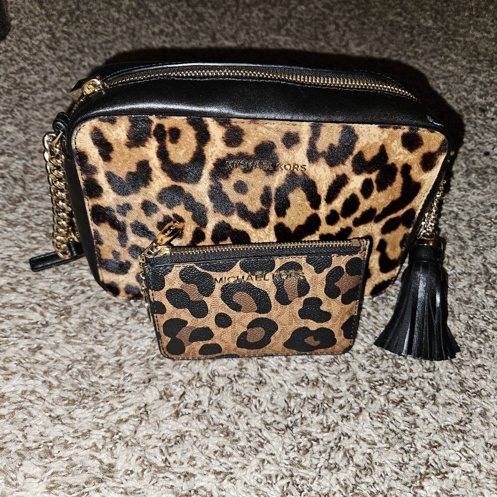 Michael Kors Animal Print Cross Body And Coin Purse - Picture 2 of 7